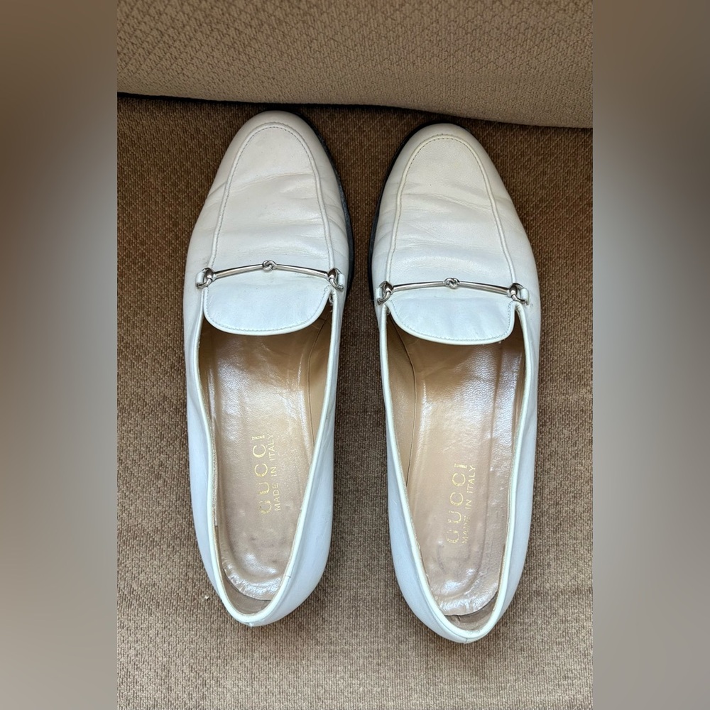 Authentic Gucci Pre-owned White Leather Loafers